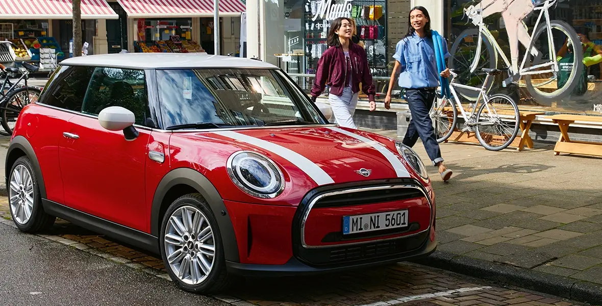 MINI Cooper Premium Frist Q1_23 Homepage Hero WEBP