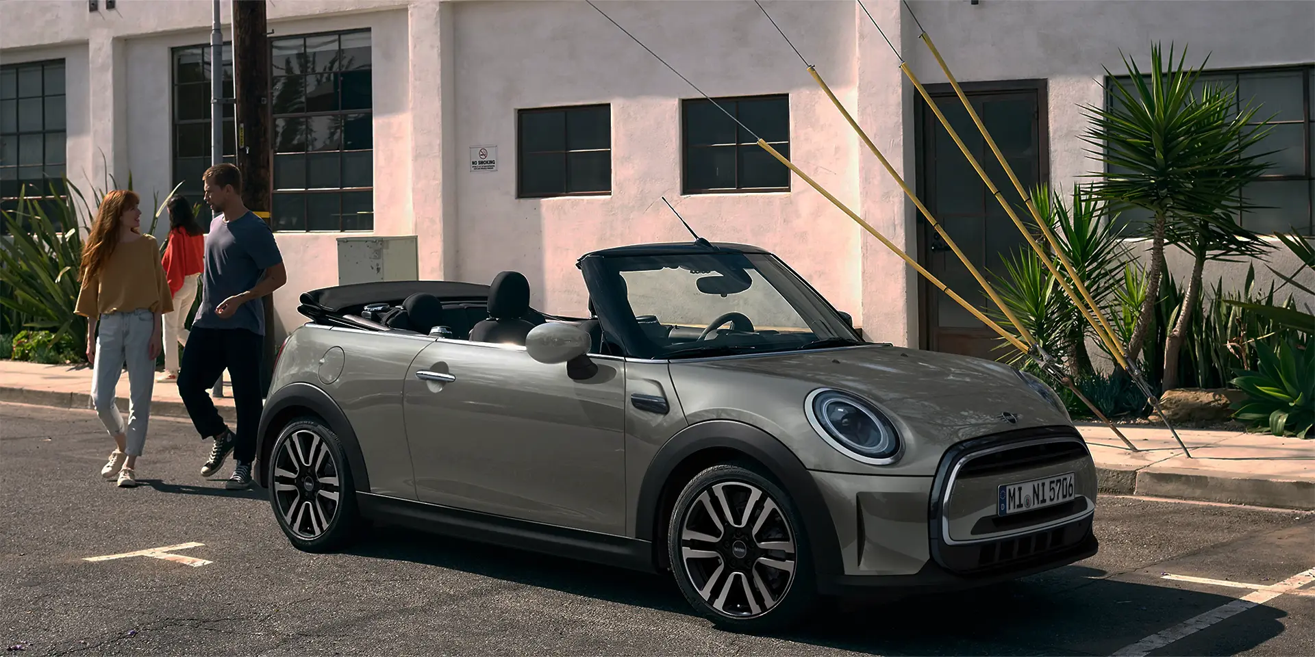 MINI Cooper Cabrio homepage slider Q2_23 WEBP