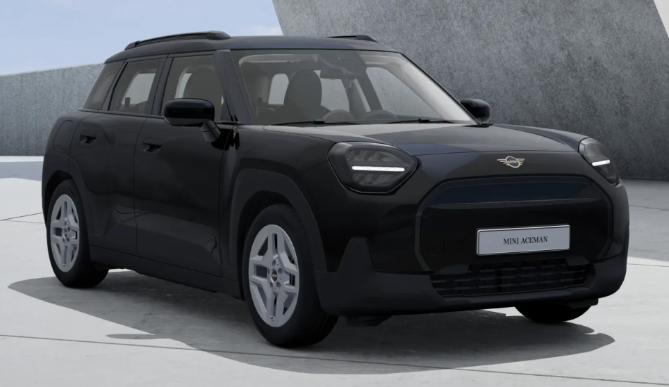 Ein MINI Aceman E in der Farbe Midnight Black metallic