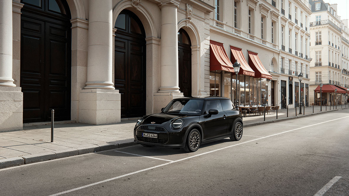 Mini Cooper Blackyard