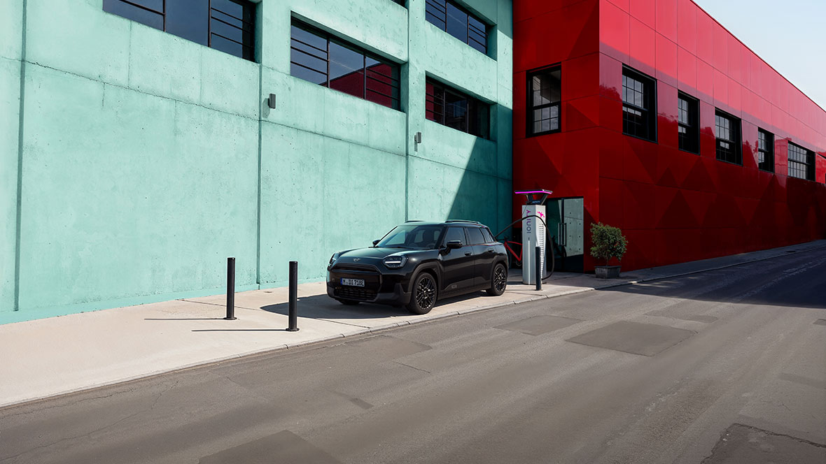 MIni Aceman E Blackyard